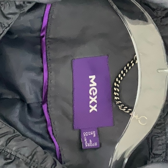 Ladies navy colour trench - Picture 3 of 6